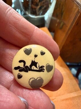 1981 Felix the Cat Vintage Pin- add some Flair!!